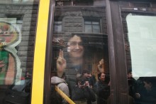 558447 349417691777278 100001271503876 1003332 1837174926 n 220x146 Полиция блокировала автобус выставку на Садовом. Online репортаж: движение продолжается