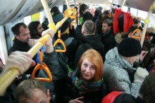 559738 349419218443792 100001271503876 1003343 150899527 n 220x146 Полиция блокировала автобус выставку на Садовом. Online репортаж: движение продолжается